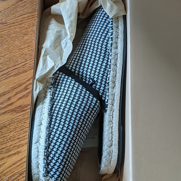 Brand New Vivaia slippers - Picture 5 of 6